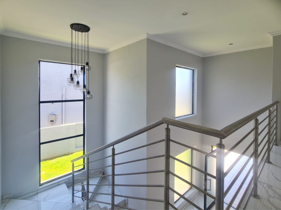 To Let 4 Bedroom Property for Rent in Melodie North West